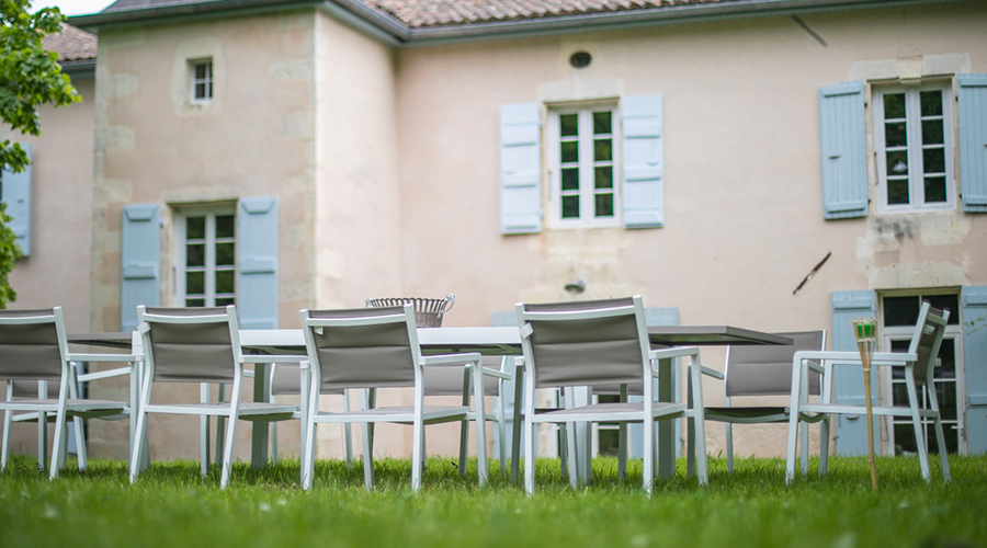 Gîte parfait pour les groupes Table extérieure